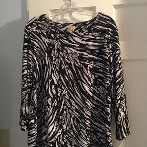 Women’s XL black and white top